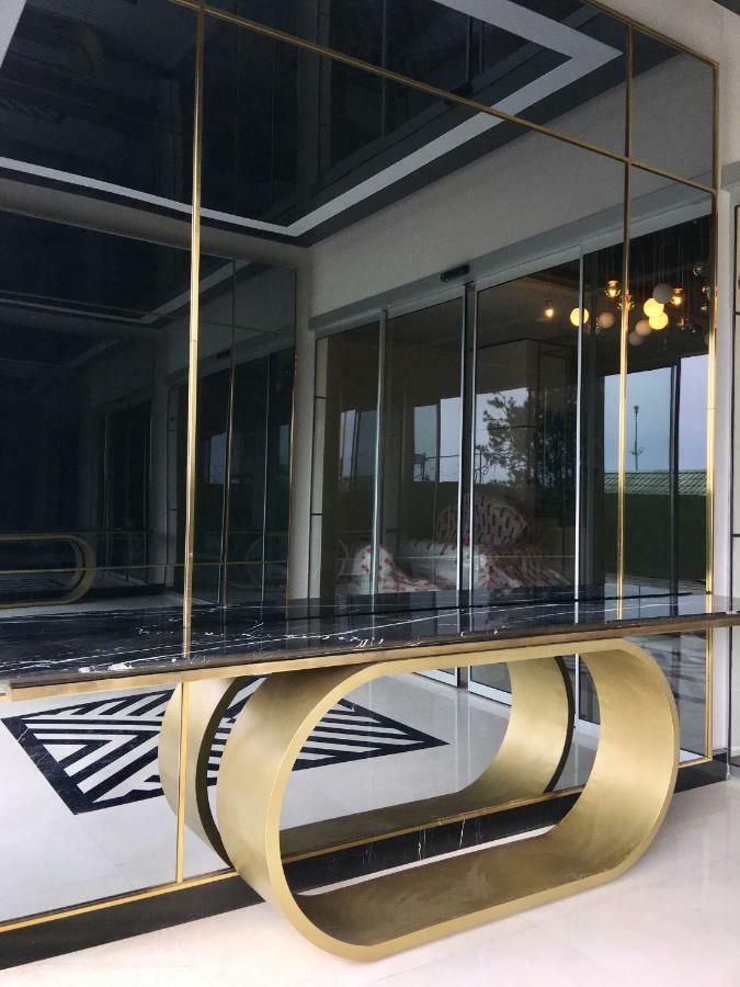 Coast Batumi Apart Hotel Exterior photo